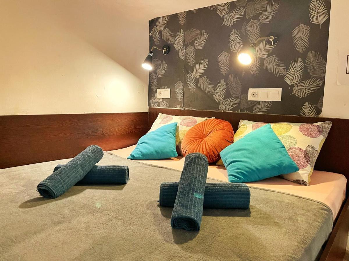 Central Budget Lofts Apartment Budapest Luaran gambar