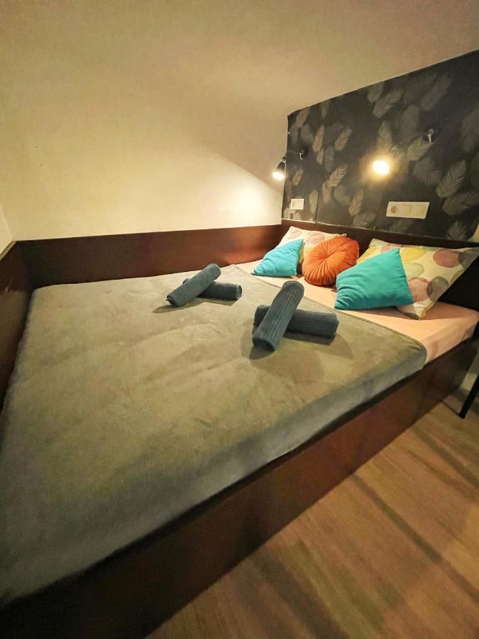 Central Budget Lofts Apartment Budapest Luaran gambar