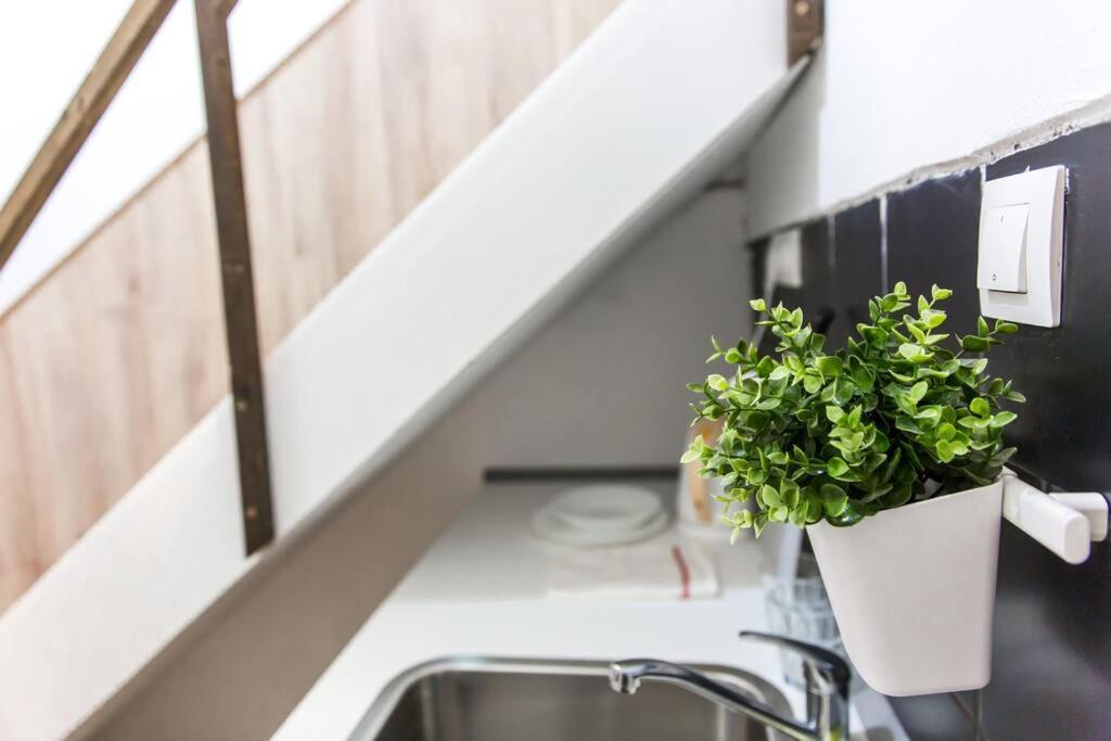 Central Budget Lofts Apartment Budapest Luaran gambar