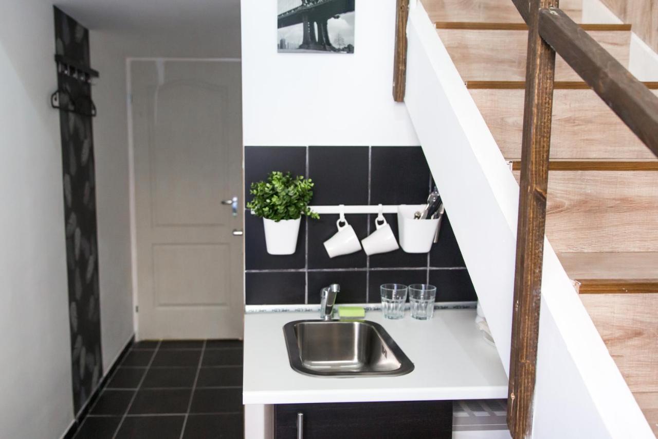 Central Budget Lofts Apartment Budapest Luaran gambar