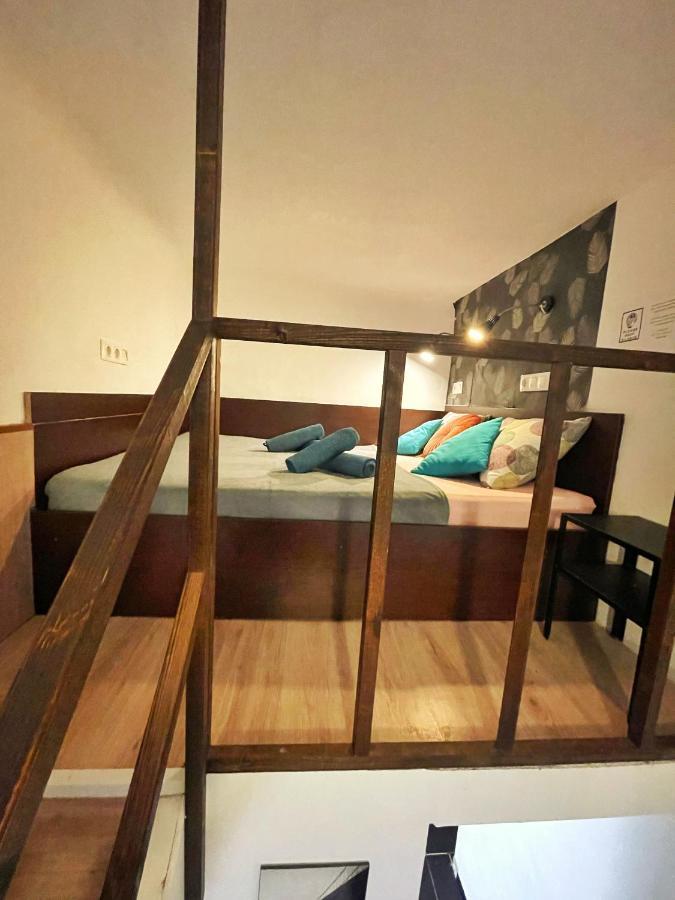 Central Budget Lofts Apartment Budapest Luaran gambar