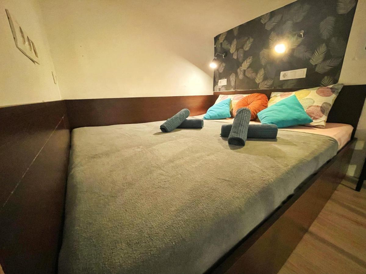 Central Budget Lofts Apartment Budapest Luaran gambar