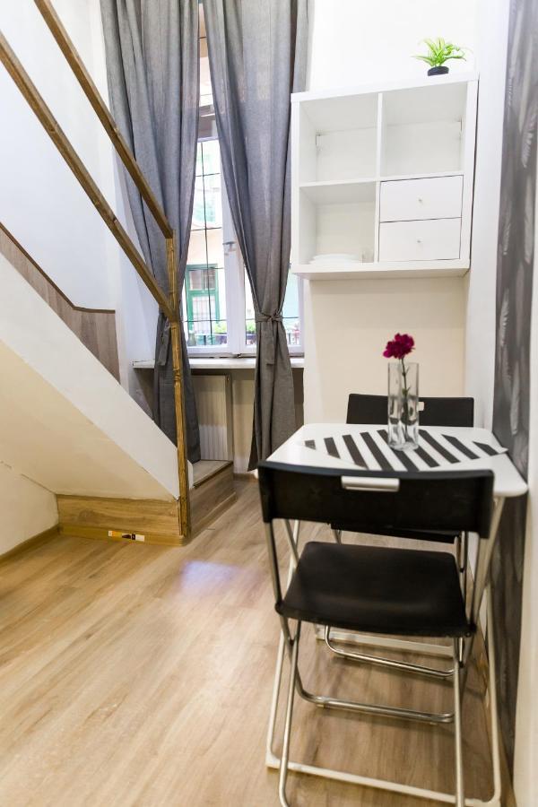 Central Budget Lofts Apartment Budapest Luaran gambar
