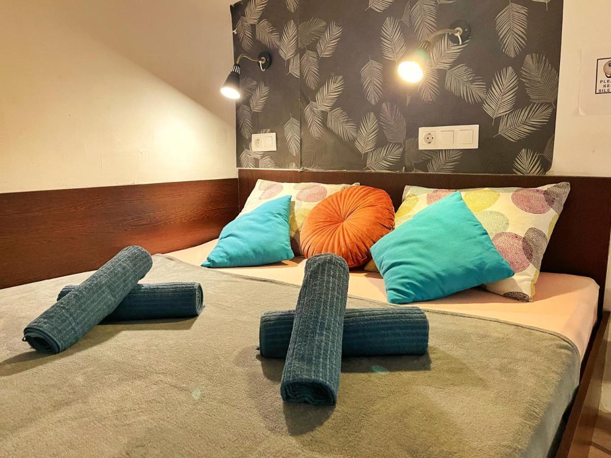 Central Budget Lofts Apartment Budapest Luaran gambar