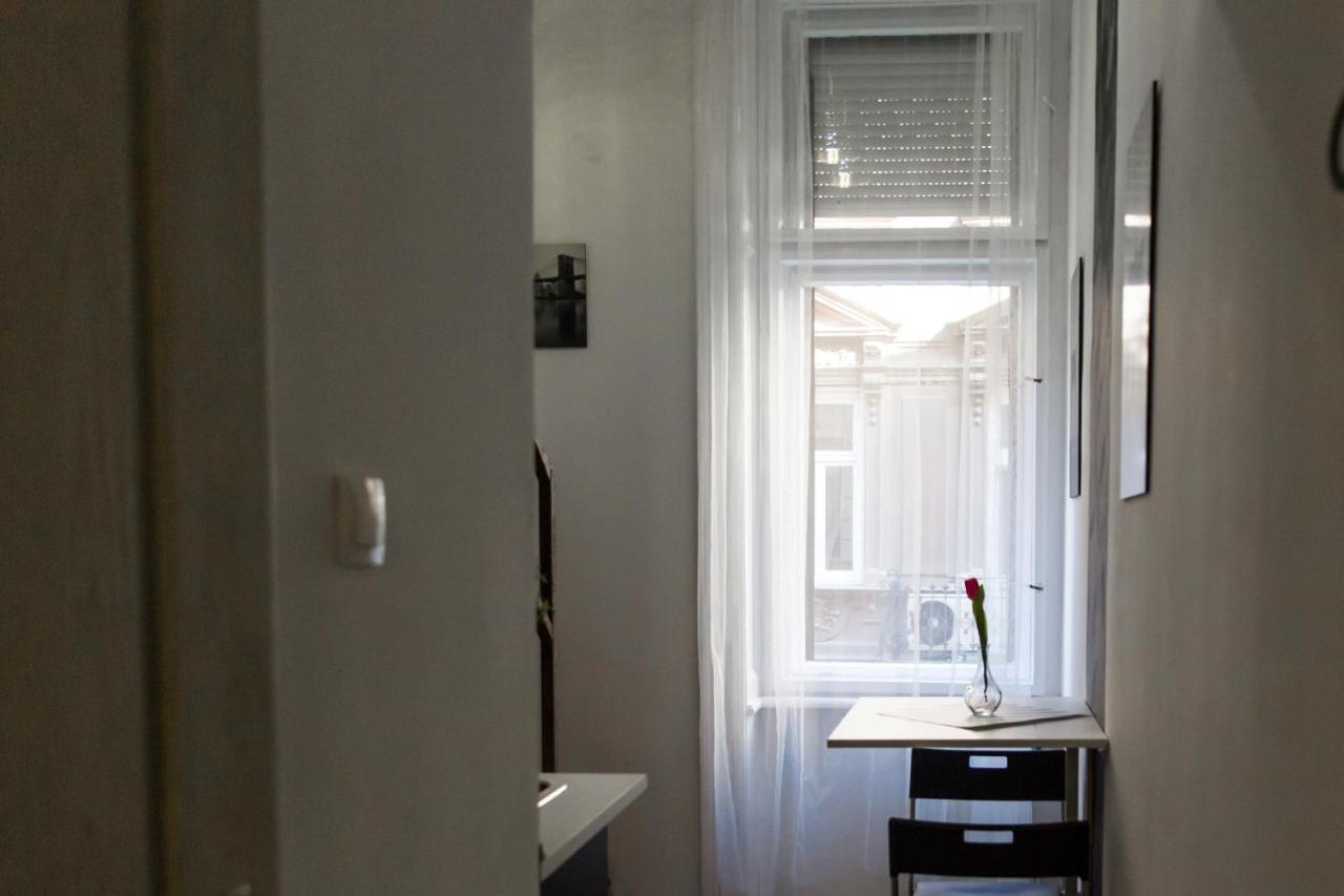Central Budget Lofts Apartment Budapest Luaran gambar