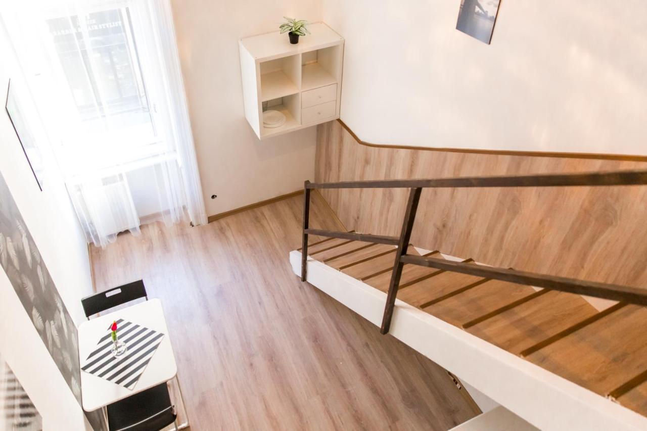 Central Budget Lofts Apartment Budapest Luaran gambar